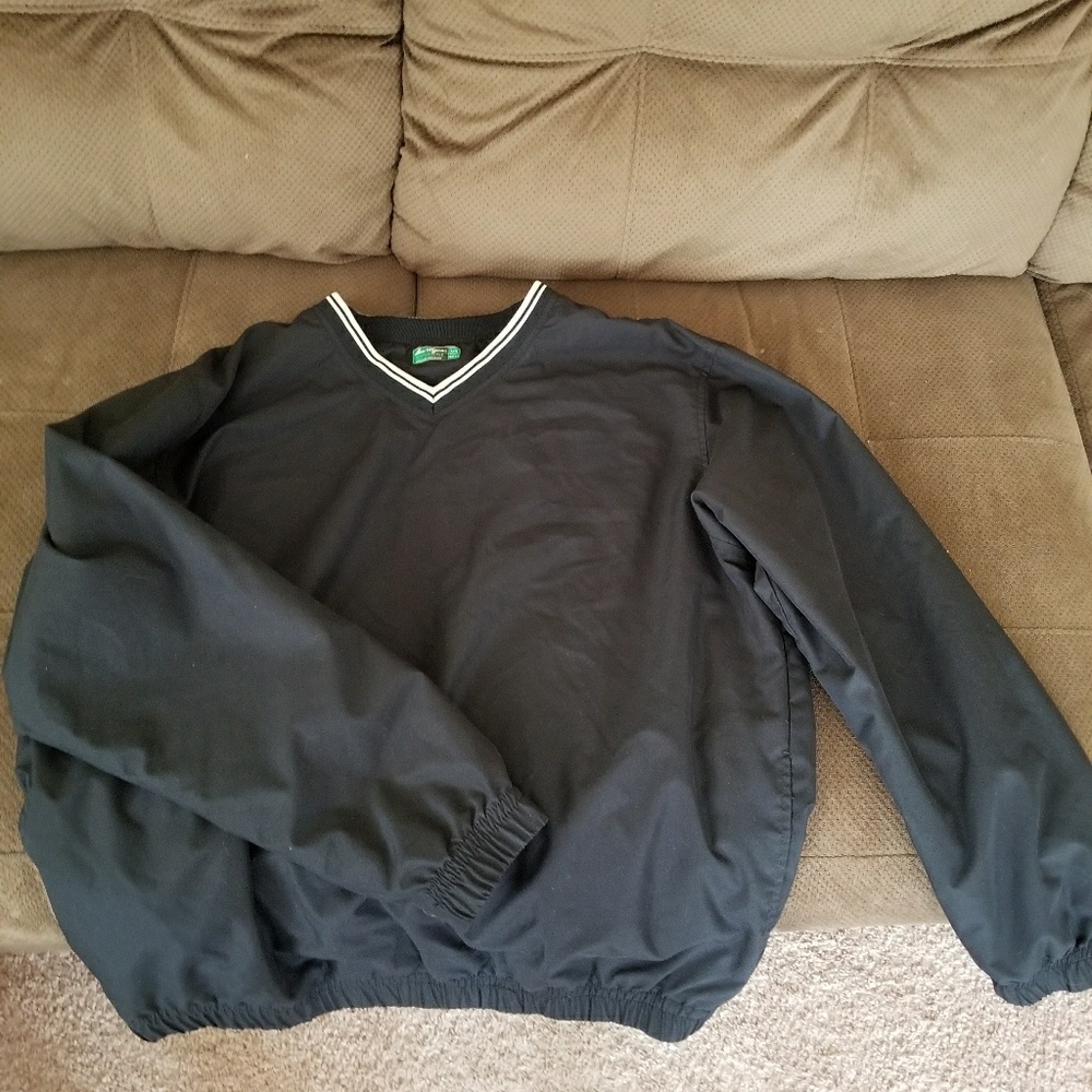 Pullover windbreaker